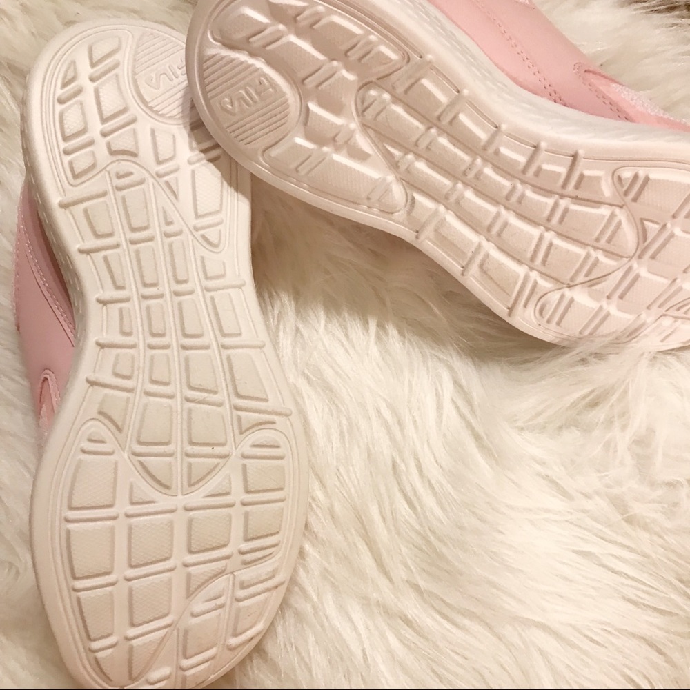 🆕Baby Pink Women’s Fila Sneakers - Picture 4 of 6